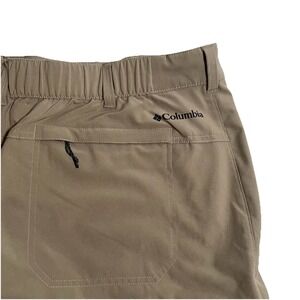 Columbia Men's Lightweight Packable Cargo Shorts Size 40 / 50 Beige Zip Pockets